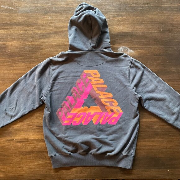 Palace P-3D Hoodie Size Medium - Picture 2 of 7
